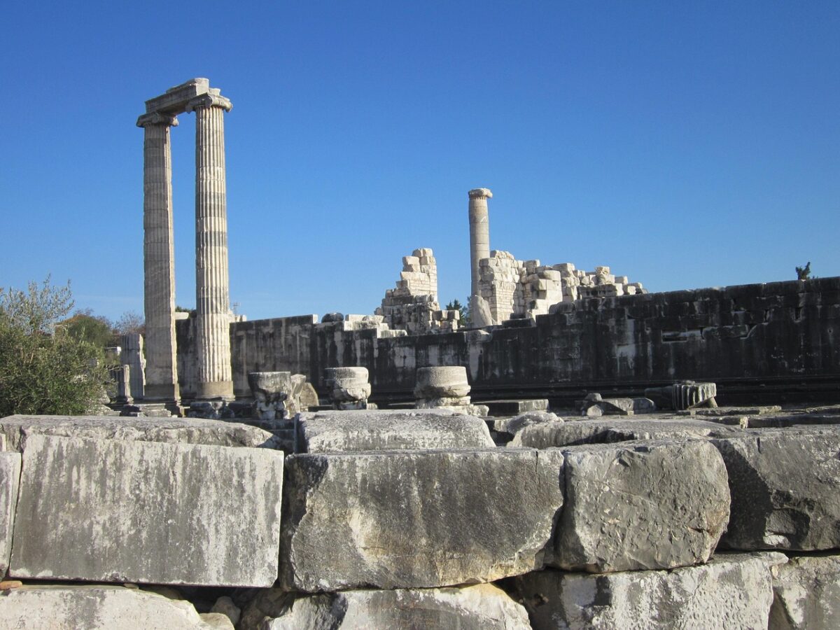 Oracolo di Delfi: come funzionava davvero il tempio di Apollo