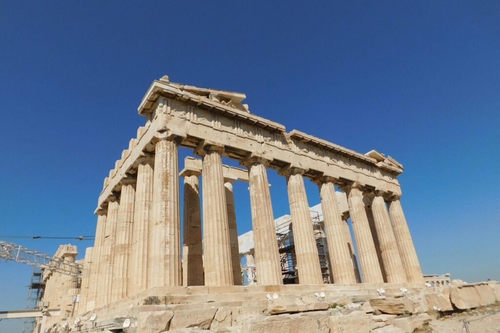 L’Acropoli di Atene, simbolo eterno della civiltà greca L’Acropoli di Atene, simbolo eterno della civiltà greca