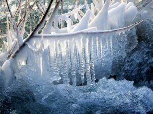 Nevischio, graupel, gragnola e grandine: come distinguere i diversi tipi di neve solida