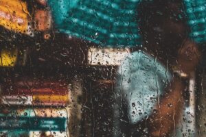 Pioggia: come si forma, cosa contiene e perché è sempre più estrema