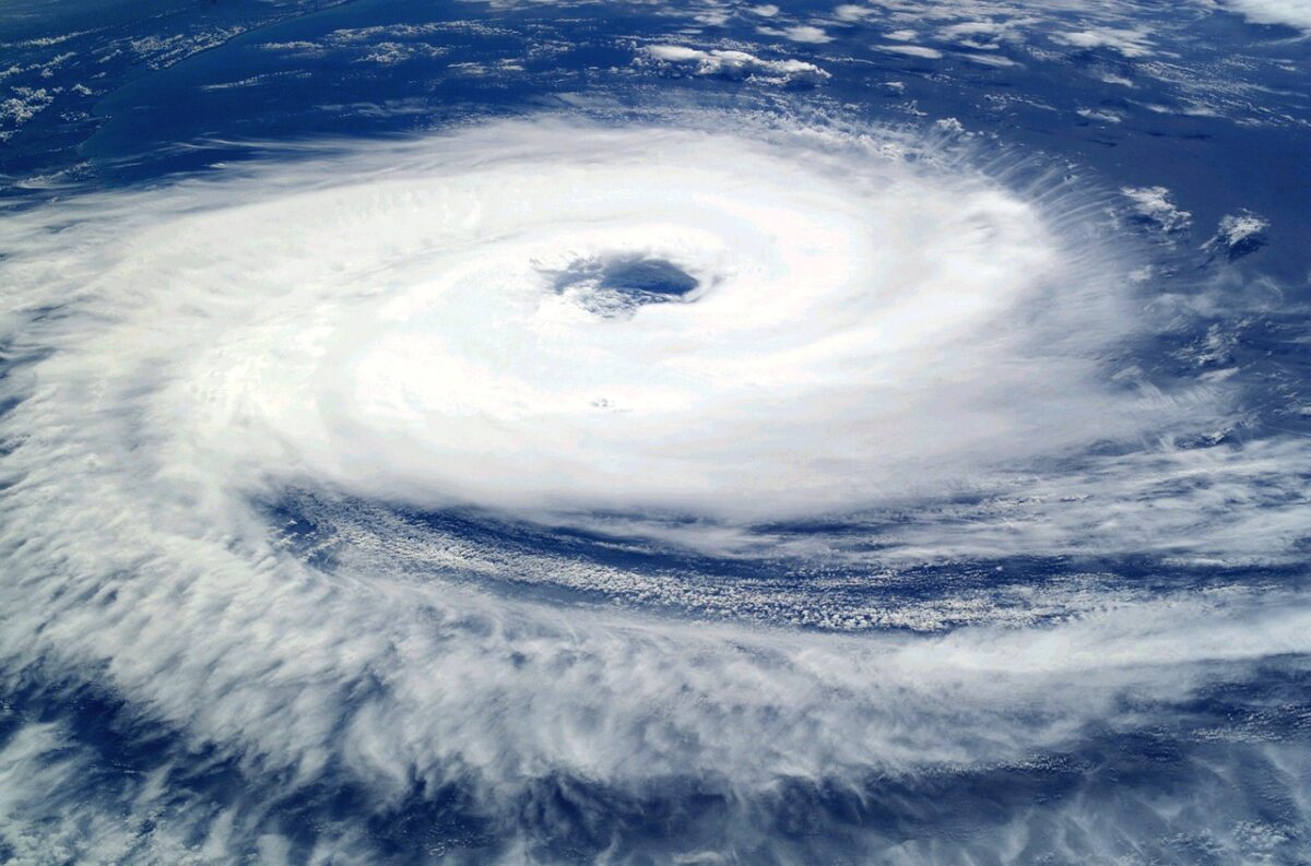 Cicloni, uragani e tornado: cosa sono, come si formano e quali danni provocano