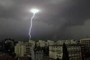 Fulmini e aerei: perché non causano incidenti (quasi) mai