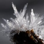 Fiocchi di neve: perché ogni cristallo è unico e perfetto