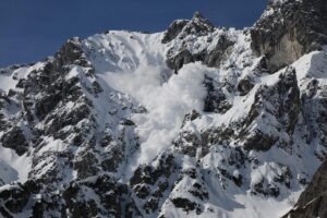 Valanghe: i cinque tipi da conoscere per capire davvero il pericolo